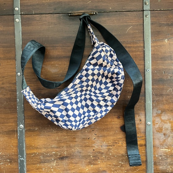 BAGGU Trippy Checkered Mini Crescent Bag (rare) - Picture 3 of 5
